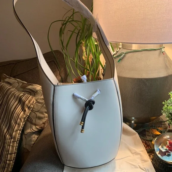 Authentic TORY BURCH CALF leather drawstrings bucket bag - Picture 4 of 16